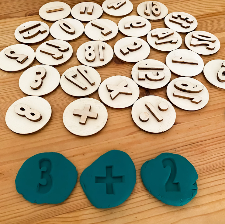 Dough Stampers (Numbers) (0-10 and + - x ÷ =)